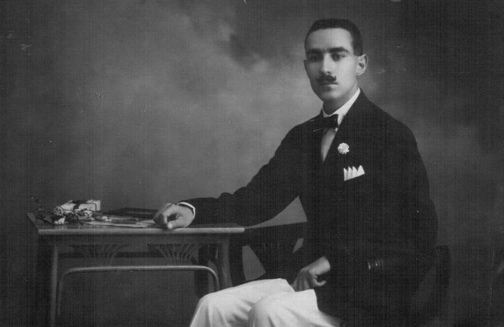 Rushdi al-Kikhya in his student days